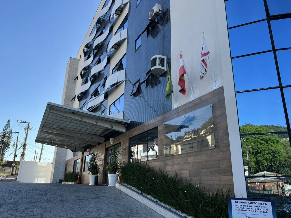 Entrada do IATE Hotel