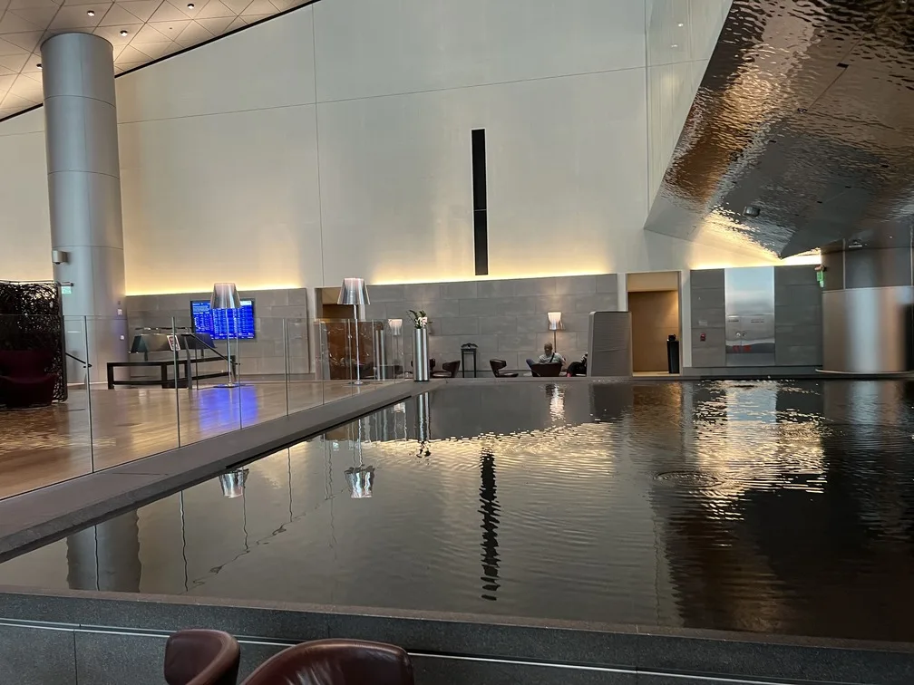 Arquitetura e espelho d'água