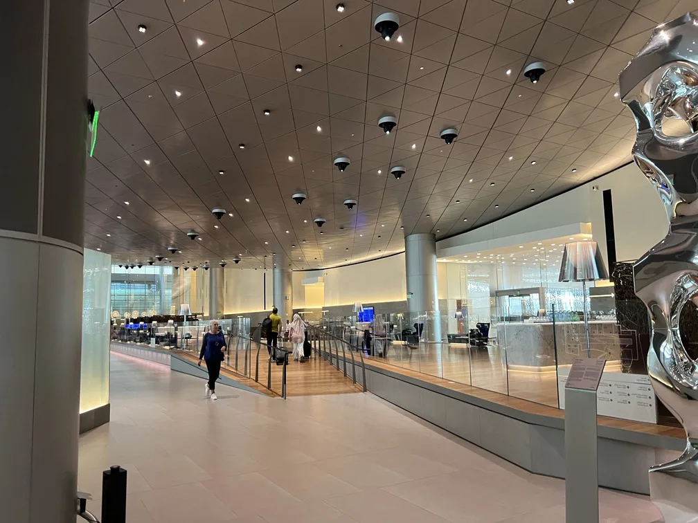 Vista ampla do lounge